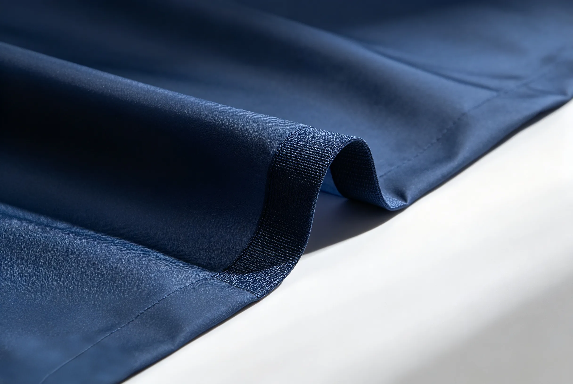 ZINGCUT nylon fabric cutting sample, water‑resistant tear‑resistant textile for bags, multi‑layer precise cutting