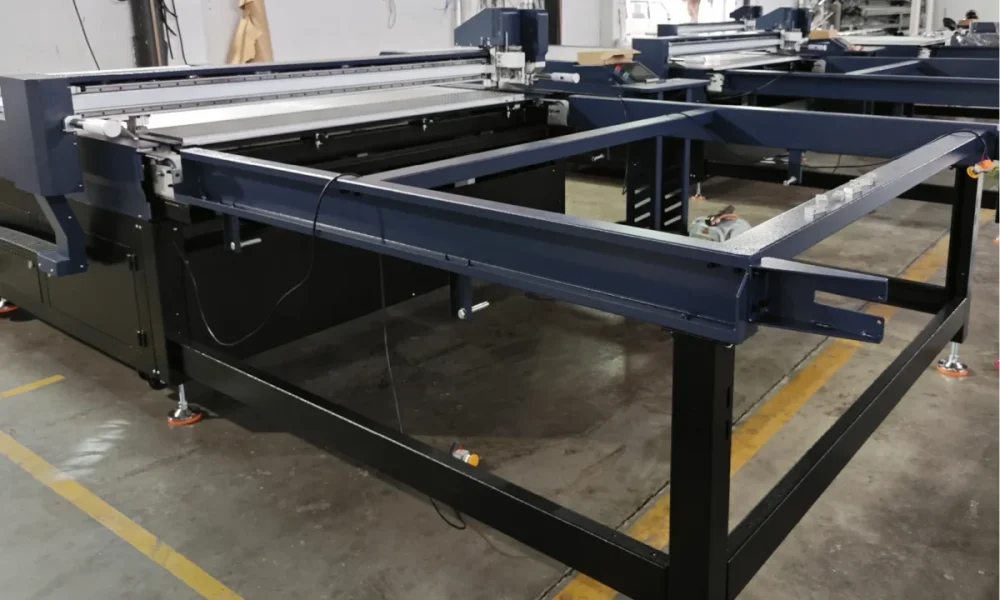 ZINGCUT integrated one-piece frame body design for high rigidity and stable cutting