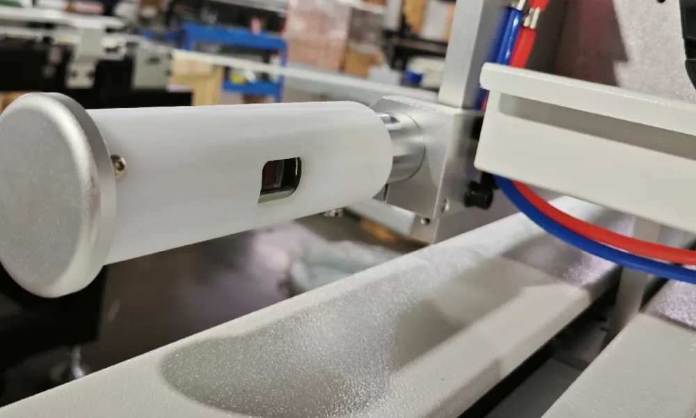 ZINGCUT safety induction switch for real-time monitoring and emergency stop